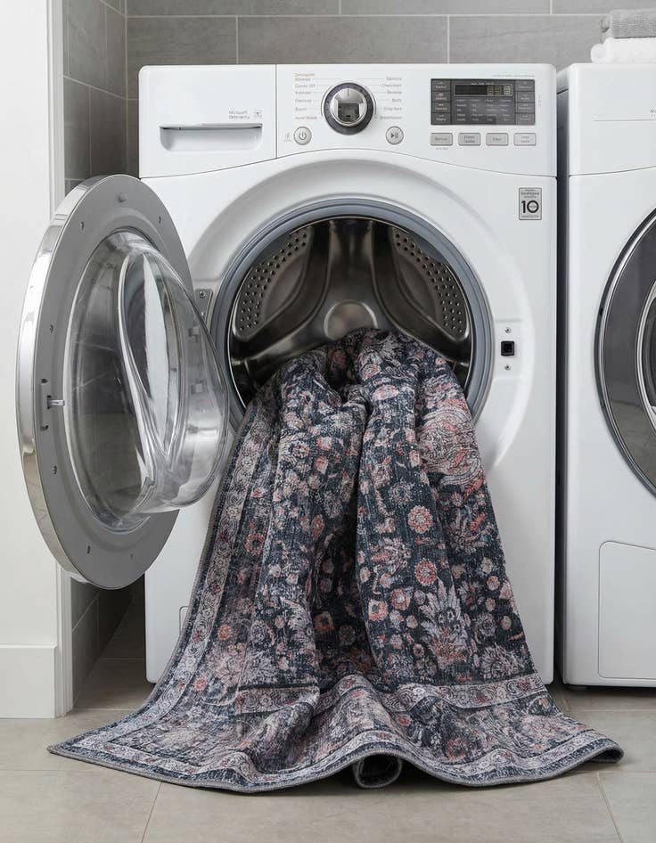 Detail image of  7' 10 x 7' 10 Yara Square Rug