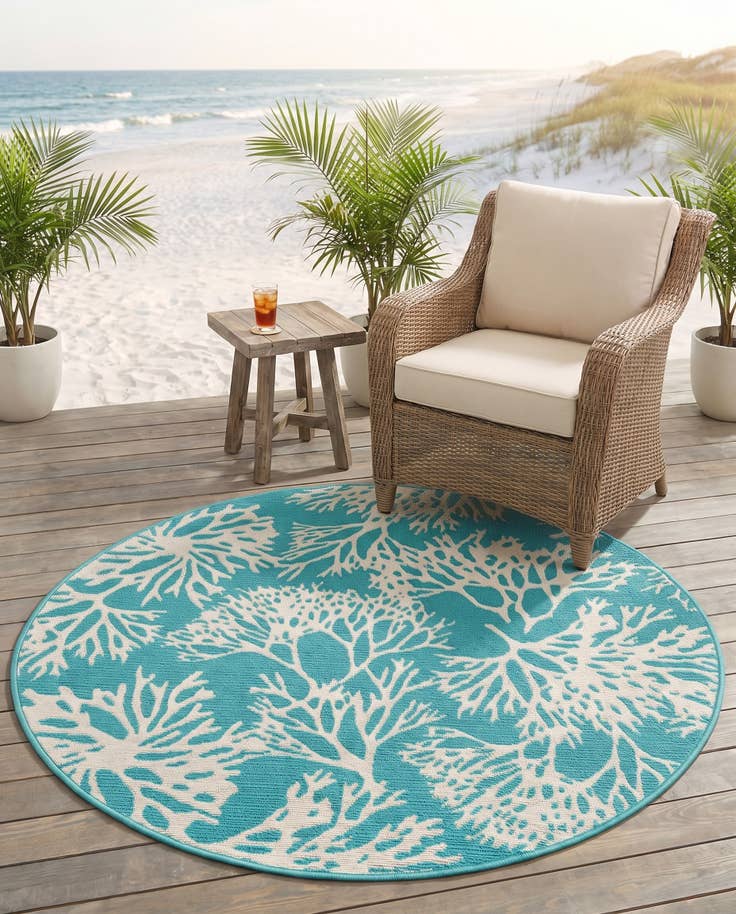 Detail image of 4' x 4' Easy-Clean Coastal Indoor / Outdoor Round Rug