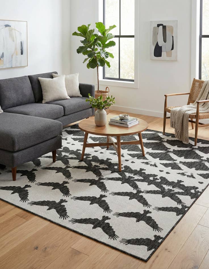 Detail image of 7' 10 x 7' 10  Washable Modern Indoor / Outdoor Square Rug