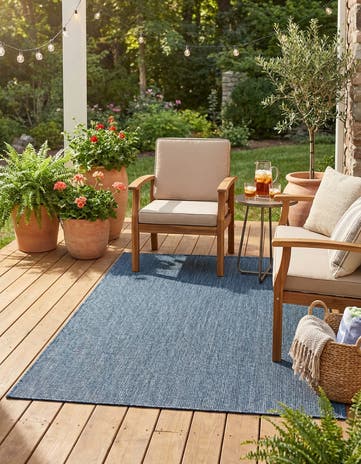4' x 6' Easy-Clean Solid Indoor / Outdoor Rug