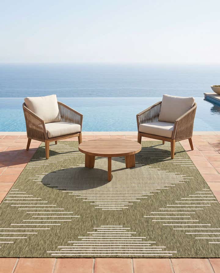7' x 10' Easy-Clean Modern Indoor / Outdoor Rug