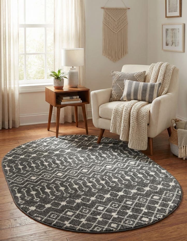 4' x 6' Moroccan Trellis Oval Rug