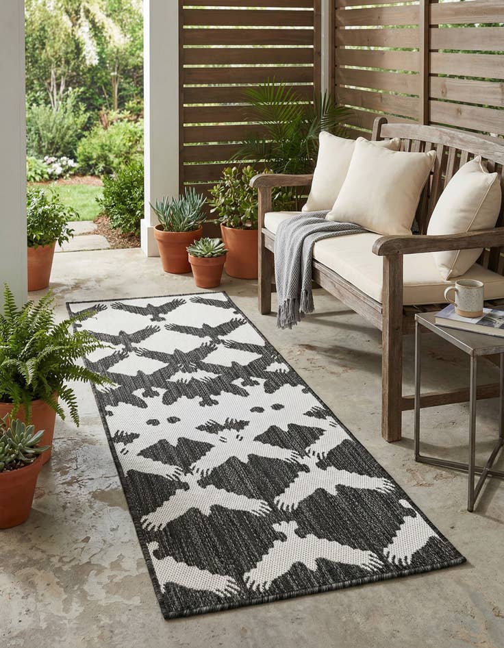 Detail image of 2' x 4'  Washable Modern Indoor / Outdoor Runner Rug