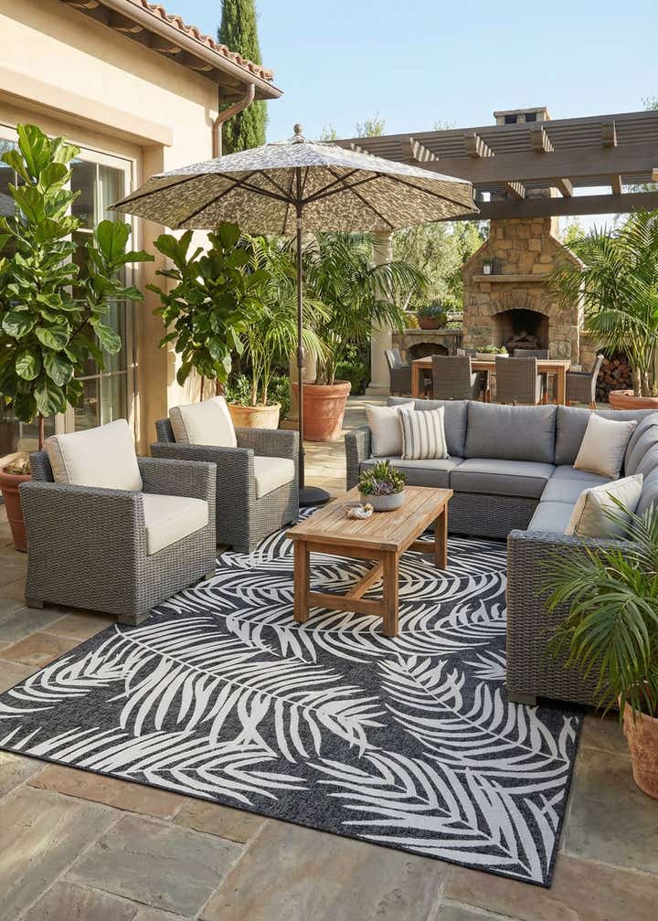 10' x 14' Easy-Clean Botanical Indoor / Outdoor Rug