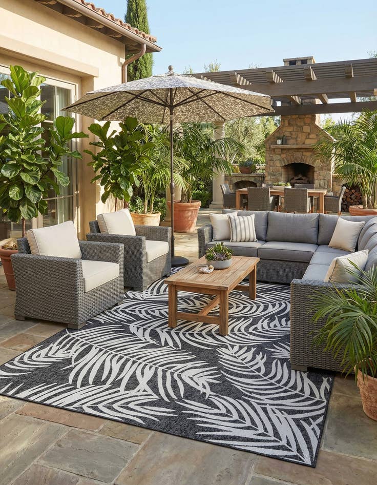 Detail image of 10' x 14'  Washable Botanical Indoor / Outdoor Rug