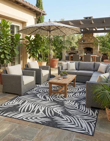 10' x 14' Easy-Clean Botanical Indoor / Outdoor Rug
