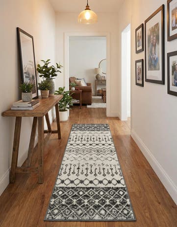 2' x 6' Moroccan Trellis Runner Rug