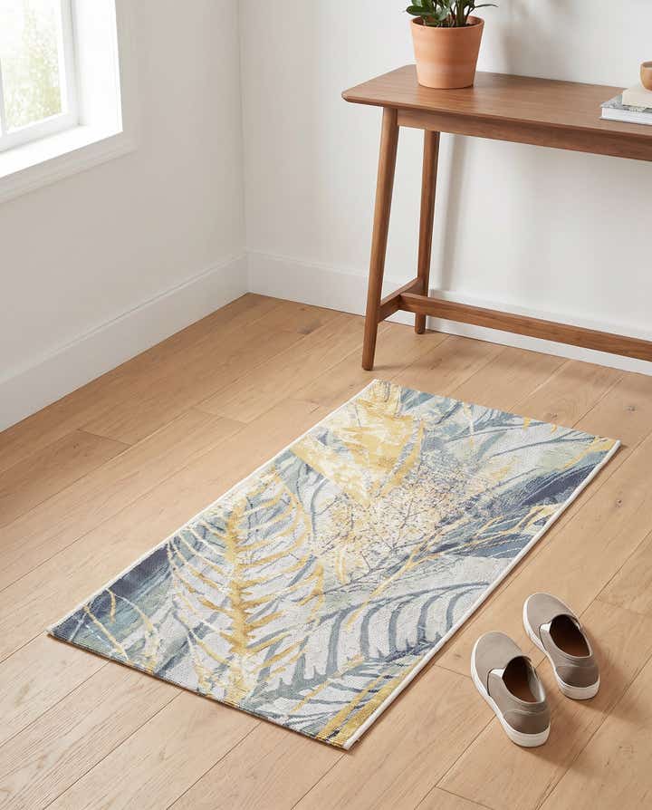 2' x 4' Easy-Clean Botanical Indoor / Outdoor Runner Rug