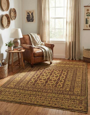 4' 1 x 6' 4 Hand Knotted Sumak Wool Rug