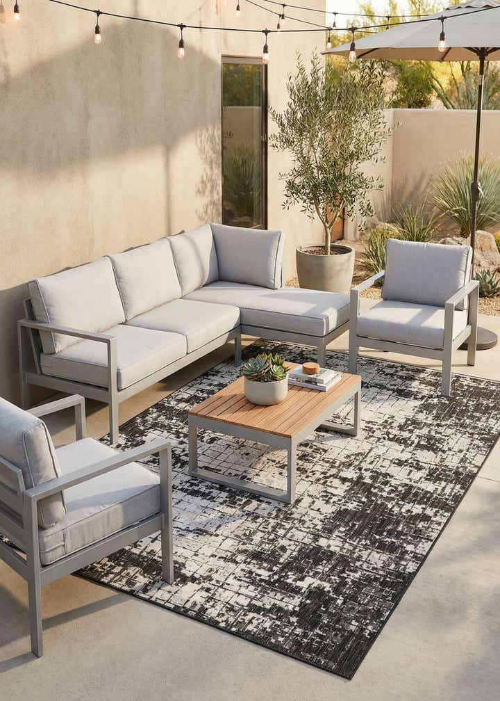 7' x 10' Easy-Clean Modern Indoor / Outdoor Rug