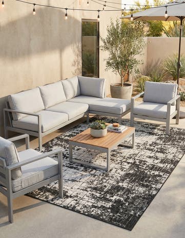 7' x 10' Easy-Clean Modern Indoor / Outdoor Rug