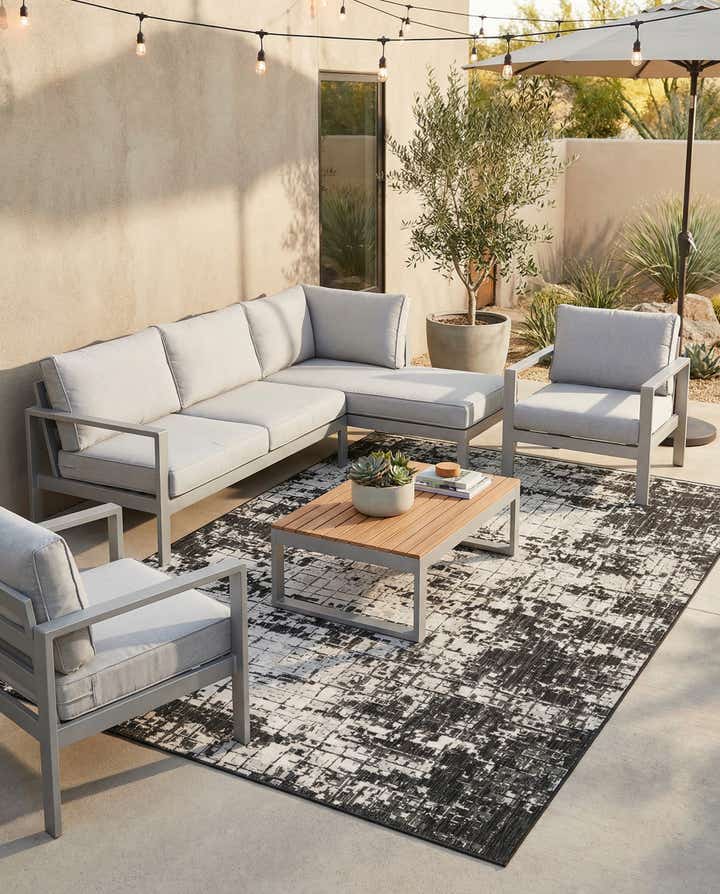 7' x 10' Easy-Clean Modern Indoor / Outdoor Rug