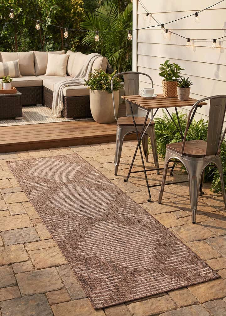 2' x 6' Easy-Clean Modern Indoor / Outdoor Runner Rug