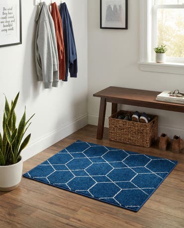  2' x 3' Lattice Frieze Rug