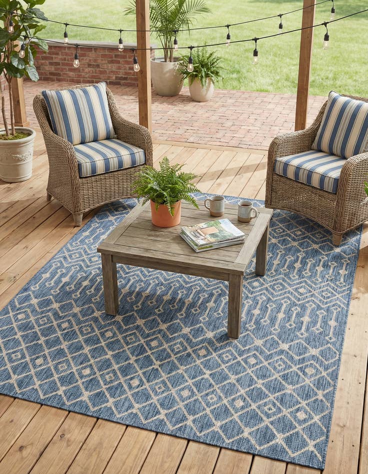 Detail image of  7' 10 x 11'  Washable Lattice Indoor / Outdoor Rug