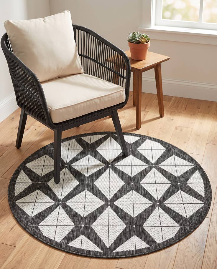Detail image of 4' x 4' Easy-Clean Modern Indoor / Outdoor Round Rug