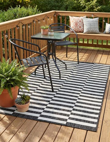 4' x 6' Easy-Clean Ribbon Indoor / Outdoor Rug