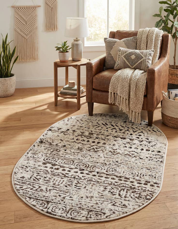 Detail image of 2' x 3' Hermitage Oval Rug