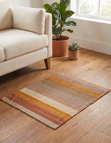 2' 5 x 2' 6 Hand Woven Pillow Wool Square Rug
