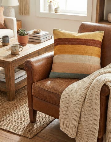 1' 5 x 1' 7 Hand Woven Pillow Wool Square Rug