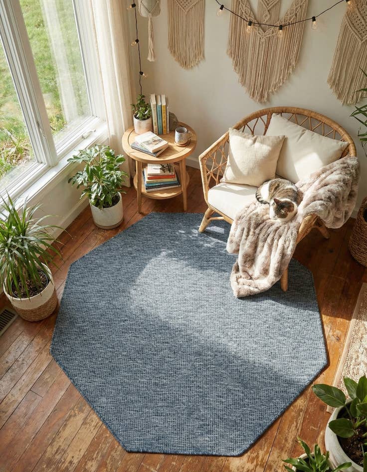 Detail image of 5' 3 x 5' 3  Washable Solid Indoor / Outdoor Octagon Rug