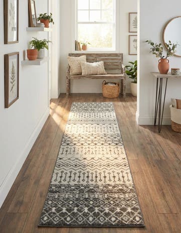2' 7 x 10' Moroccan Trellis Runner Rug