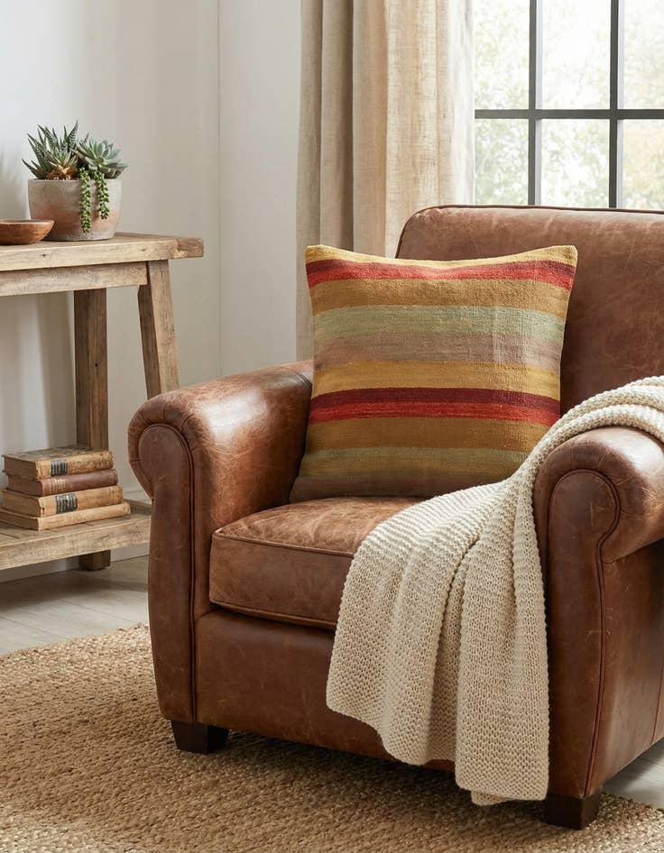 Detail image of 2' 5 x 2' 5 Hand Woven Pillow Wool Square Rug