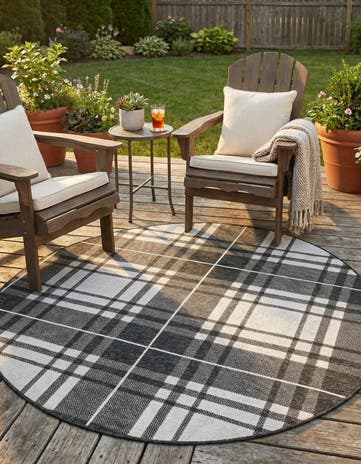 6' x 6' Easy-Clean Checkered Indoor / Outdoor Round Rug