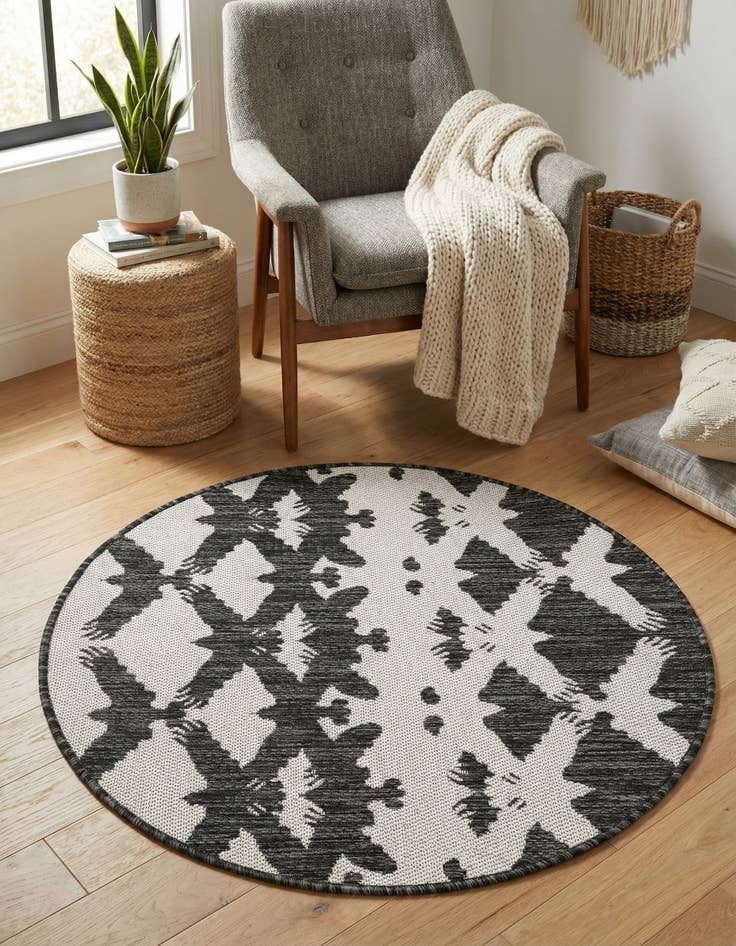 Detail image of 3' x 3' Easy-Clean Modern Indoor / Outdoor Round Rug