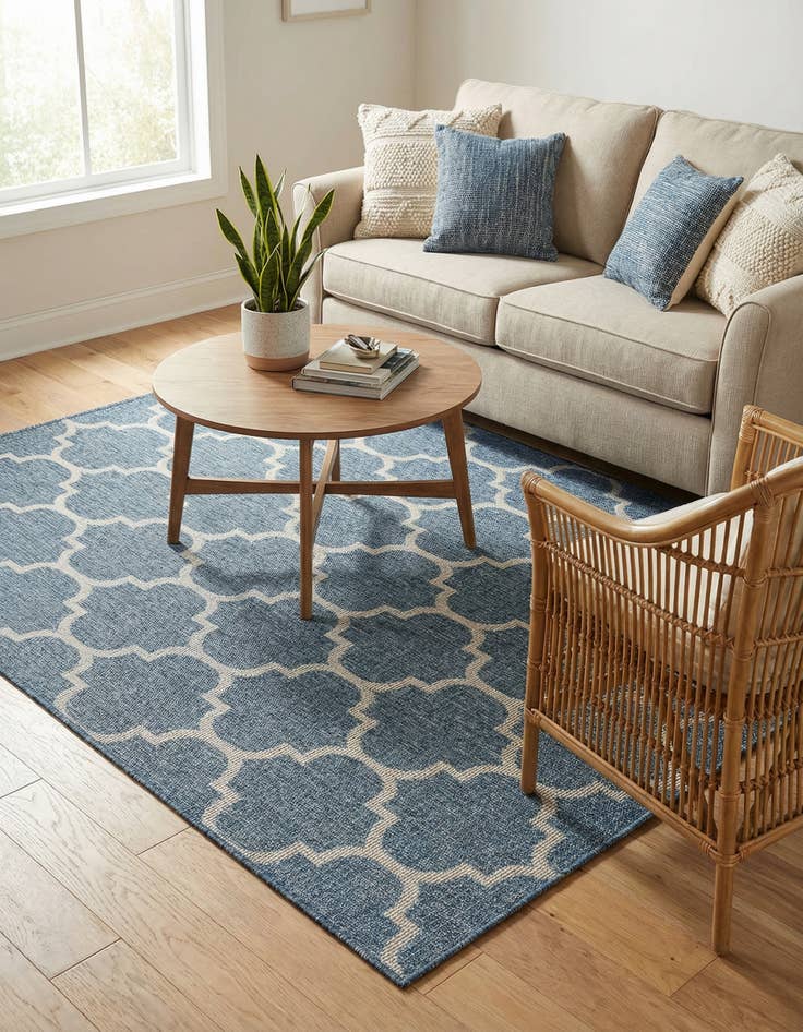 Detail image of 5' 3 x 7' Easy-Clean Trellis Indoor / Outdoor Rug