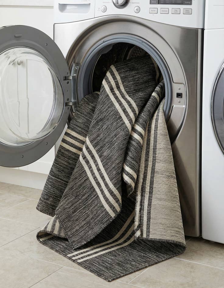 Detail image of  6' x 9'  Washable Jill Zarin Anguilla Indoor / Outdoor Rug