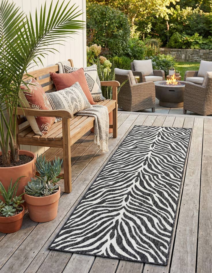 Detail image of  2' x 8'  Washable Safari Indoor / Outdoor Runner Rug