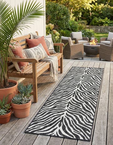 2' x 8' Easy-Clean Safari Indoor / Outdoor Runner Rug