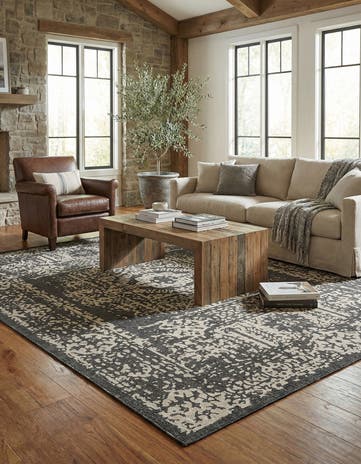 Charcoal Gray Easy-Clean Traditional Indoor / Outdoor Rug