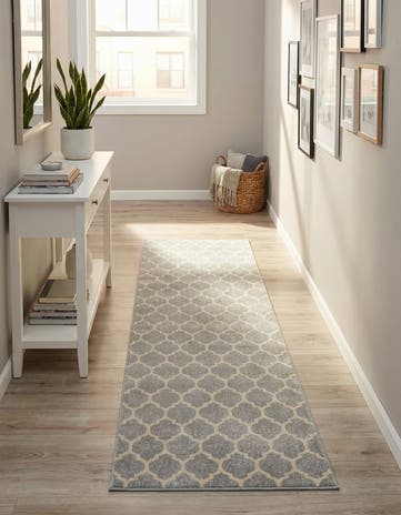 2' x 8' Lattice Runner Rug