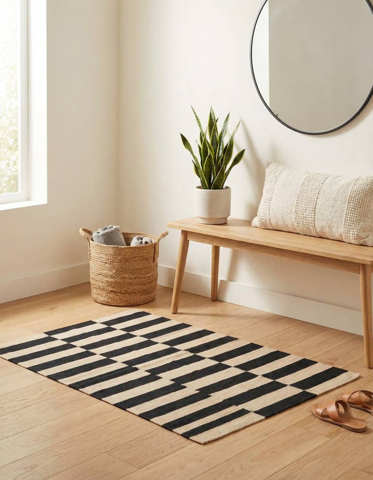 Detail image of  2' 7 x 3' 10  Hand Woven Kilim Modern Wool Rug