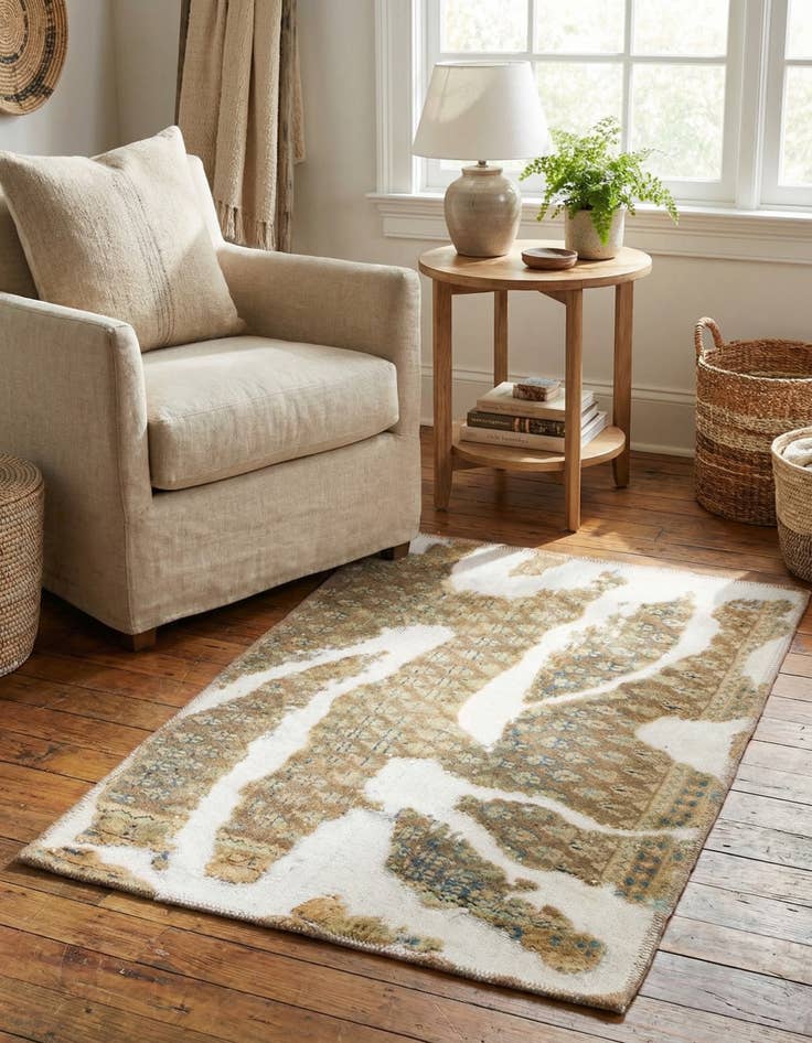 Detail image of 2' 4 x 3' 4  Hand Knotted Ultra Vintage Persian Wool Rug