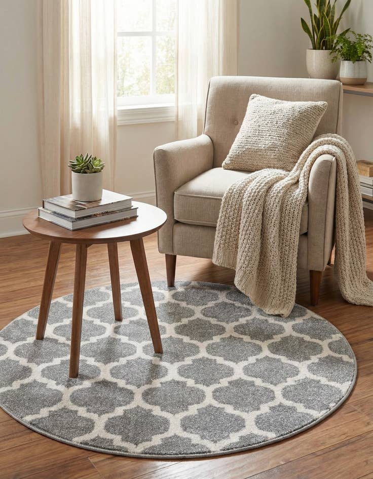 Detail image of  3' x 3' Lattice Round Rug