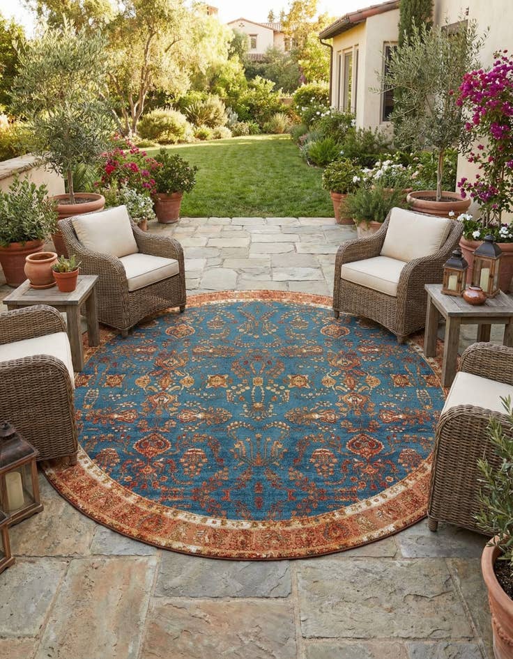 Detail image of 10' x 10'  Washable Traditional Indoor / Outdoor Round Rug