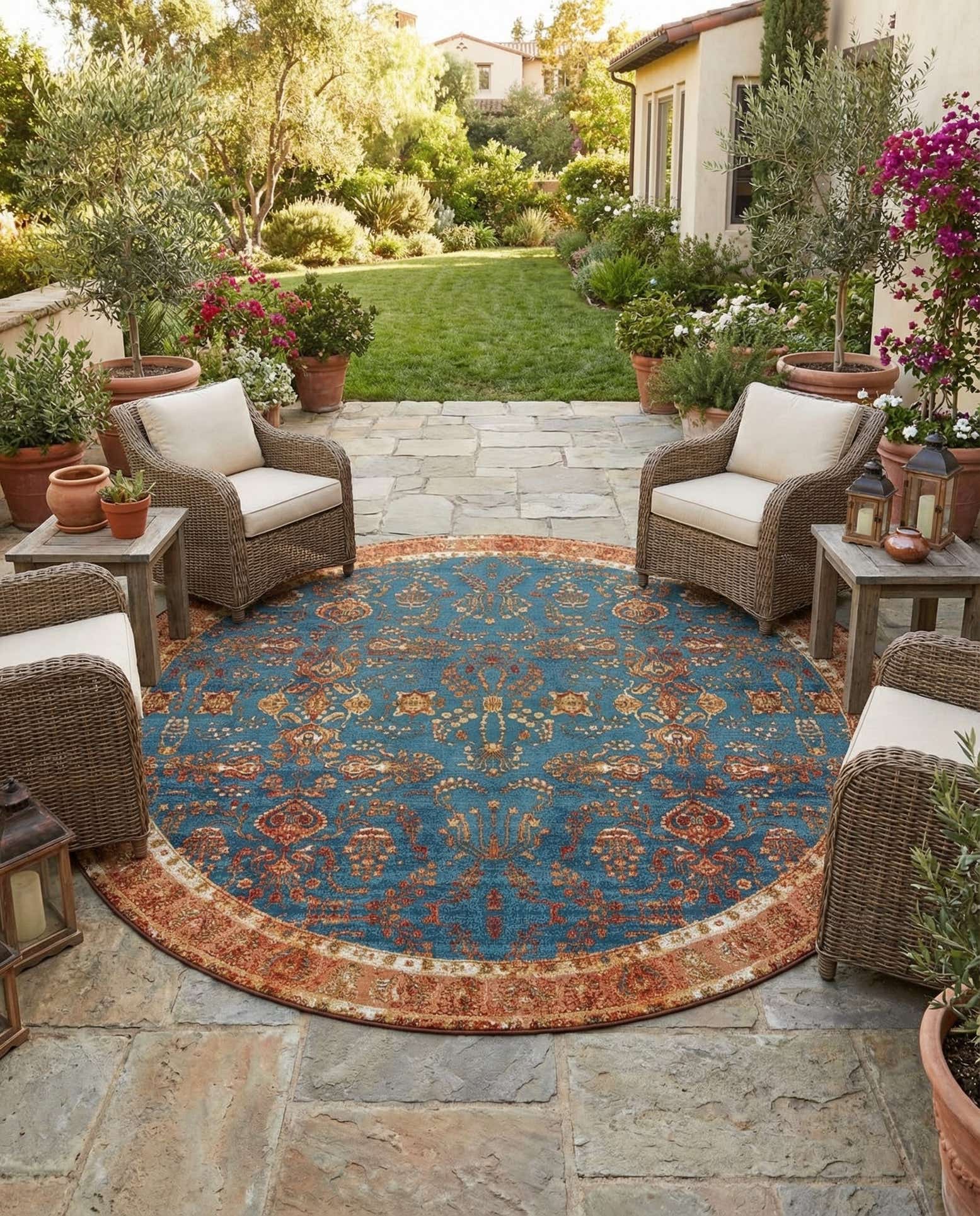 10' x 10' Easy-Clean Traditional Indoor / Outdoor Round Rug