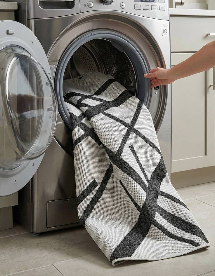 Detail image of  4' x 6'  Washable Modern Indoor / Outdoor Rug