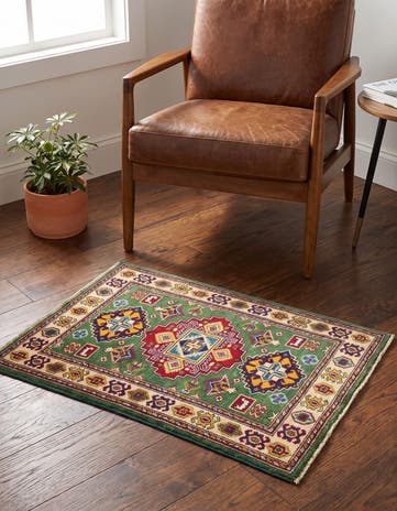 2' 7 x 4' 2 Hand Knotted Kazak Rug
