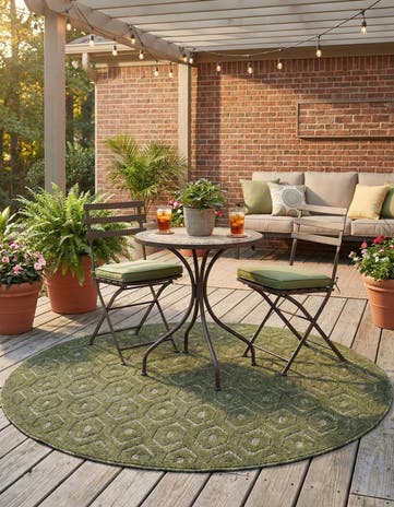 5' 3 x 5' 3 Easy-Clean Trellis Textured Indoor / Outdoor Round Rug