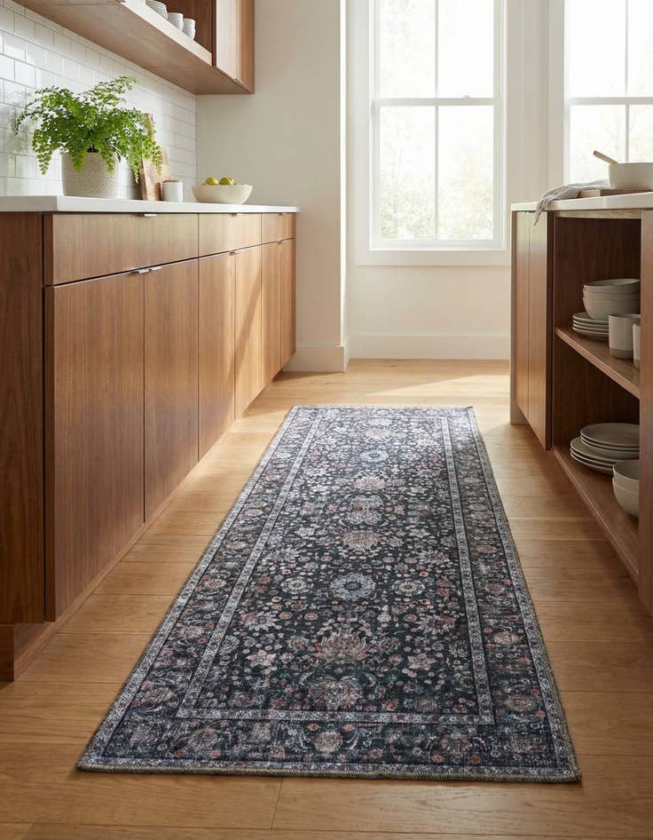 Detail image of 2' x 5' Yara Runner Rug