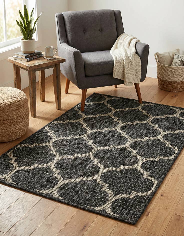 Detail image of 2' x 3' 1  Washable Trellis Indoor / Outdoor Rug