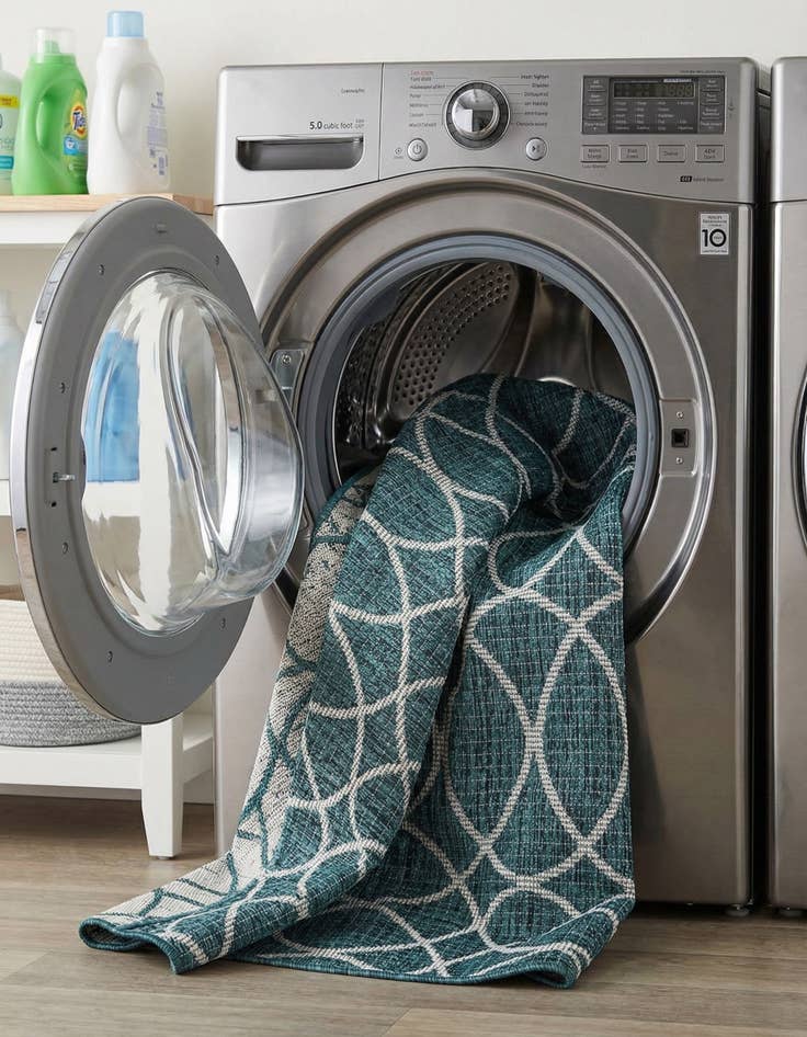 Detail image of 3' x 3'  Washable Trellis Indoor / Outdoor Round Rug