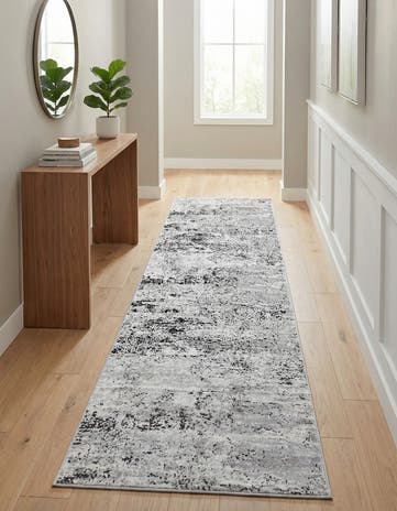 2' 7 x 10' Leipzig Runner Rug