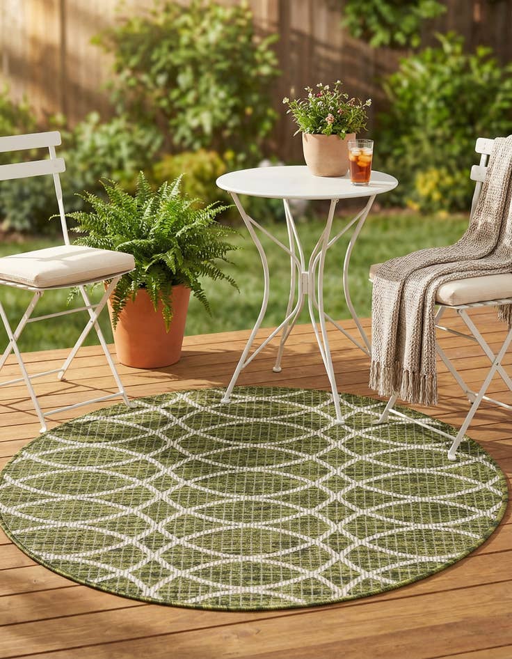 Detail image of 3' x 3'  Washable Trellis Indoor / Outdoor Round Rug