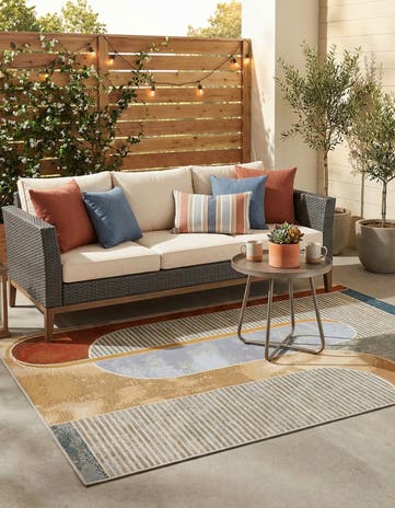 4' 1 x 6' 1 Easy-Clean Modern Indoor / Outdoor Rug