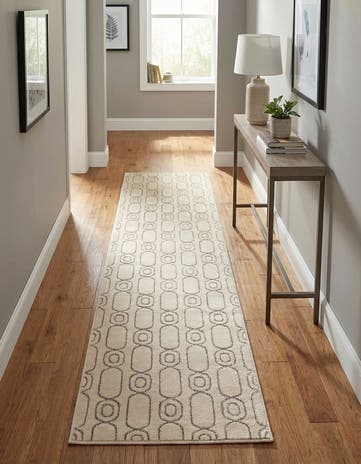 White and Silver Vogue Geo Runner Rug